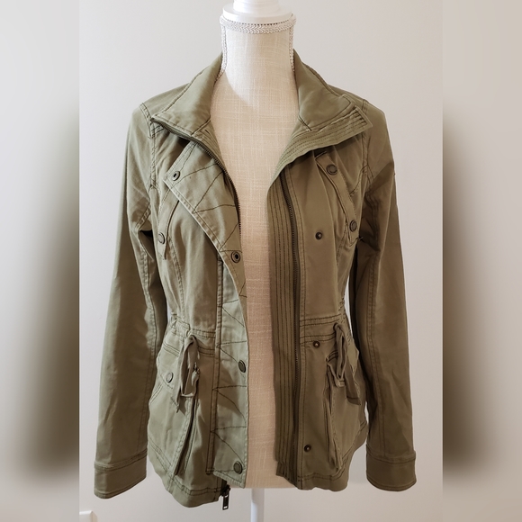 Hollister Ladies XS Olive Jacket gently used - Picture 3 of 11